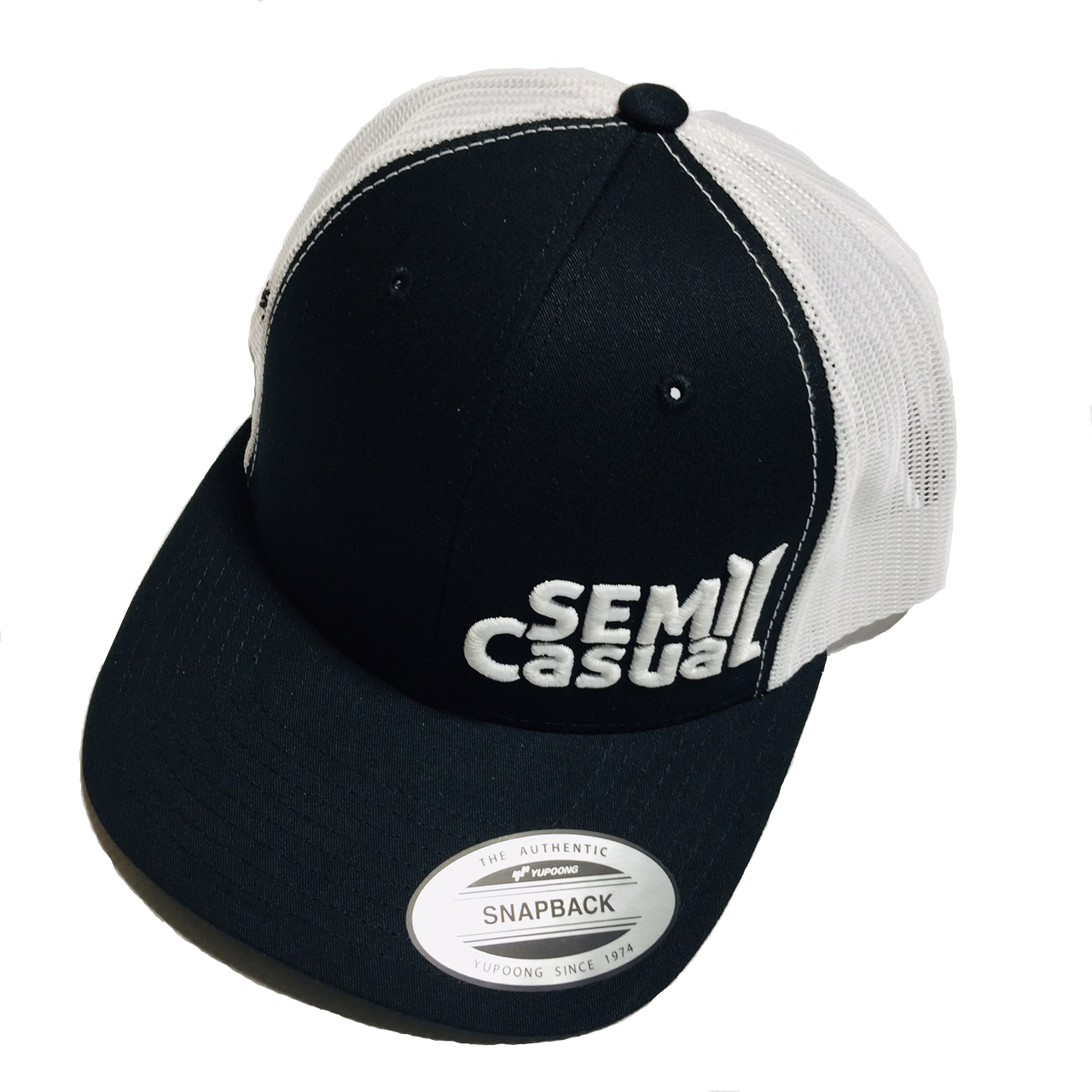 SEMI CASUAL HAT WHITE LOGO - Semi Casual Show